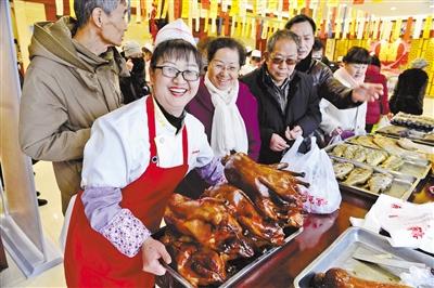 酒店訂餐、禮盒外帶、 廚師上門(mén)、家中自制……你有沒(méi)有聞到年夜飯的香味！