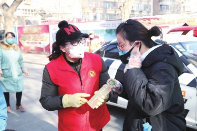 用點滴善舉筑就強大正能量 蘭州市各級道德模范、蘭州好人齊心援助抗擊疫情一線