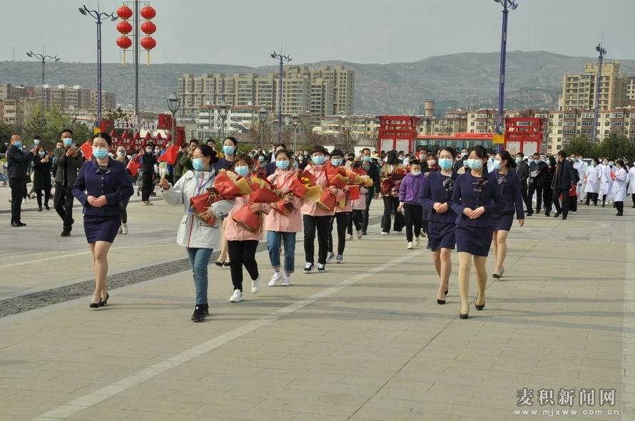 不辱使命 英雄凱旋！麥積區(qū)馳援武漢5名醫(yī)務(wù)人員回家了
