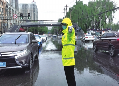 雨情急！多部門聯(lián)動疏通保暢