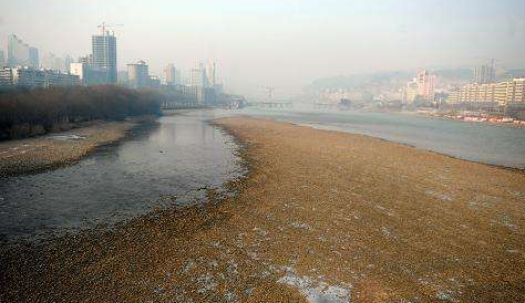 市民：黃河水位大降會(huì)不會(huì)影響供水？ 水務(wù)部門：枯水期流量偏小屬于正常現(xiàn)象