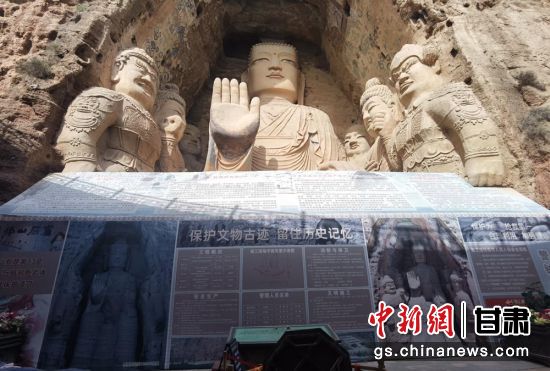 時(shí)下，中國(guó)“石窟鼻祖”天梯山石窟第13窟大佛足部與局部危巖體搶救性保護(hù)項(xiàng)目正在施工。圖為施工現(xiàn)場(chǎng)。陳曉斌 攝