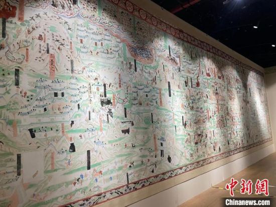 圖為展覽現(xiàn)場?！〗瓧顭?攝