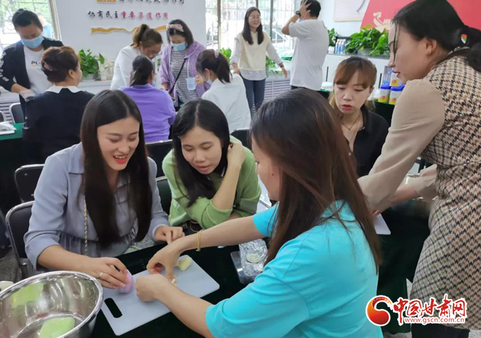 解鎖新技能！蘭州七里河區(qū)秋天的第一份手工月餅來了