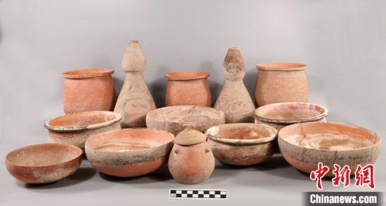 圖為圪垯川遺址出土的器物組合。(資料圖) 甘肅省文物局供圖