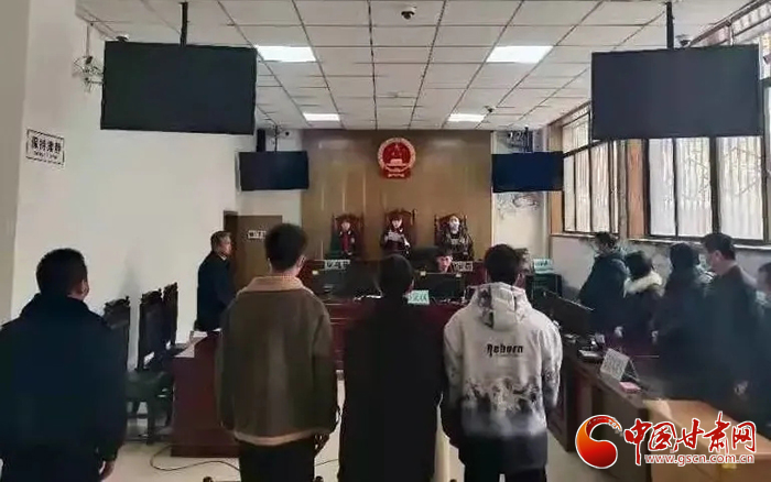 依法帶娃！甘肅省平?jīng)鍪邪l(fā)出首份《家庭教育令》