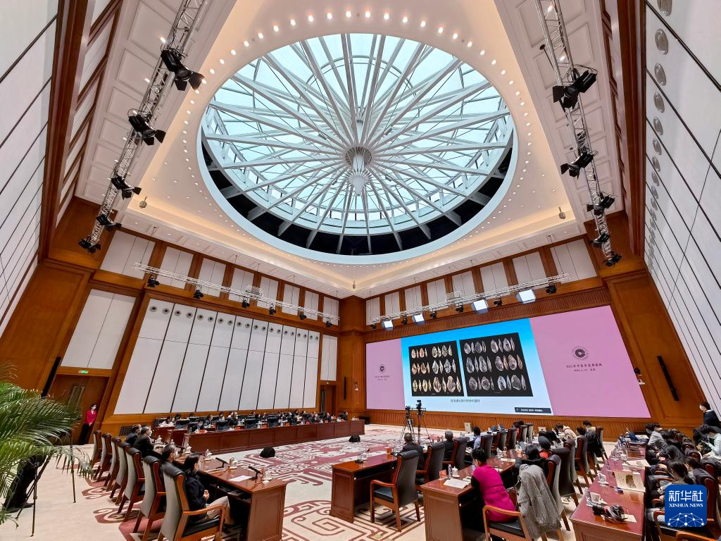 3月18日，“中國社會科學(xué)院考古學(xué)論壇·2021年中國考古新發(fā)現(xiàn)”進(jìn)行入選項(xiàng)目報(bào)告環(huán)節(jié)（手機(jī)照片）。