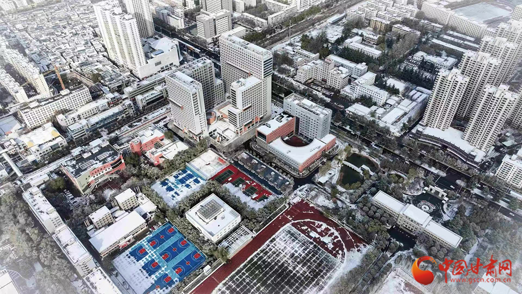 在甘肅，遇見一場高校的初雪