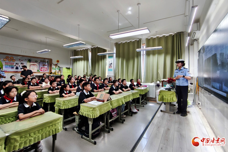 知危險、會避險 蘭州交警開展暑假交通安全宣傳