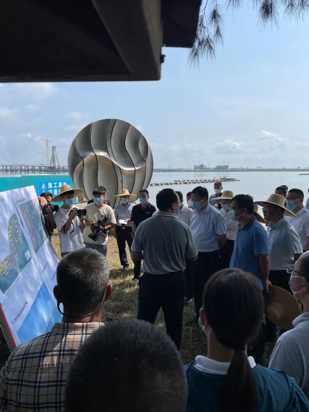 廣西北海銀海區(qū)建成30公里長海上防疫阻攔設施